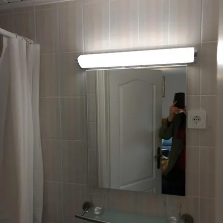 Ruhiges, Gemuetliches Mit Bad Fuer 2 Personen, Mit Gartenterasse