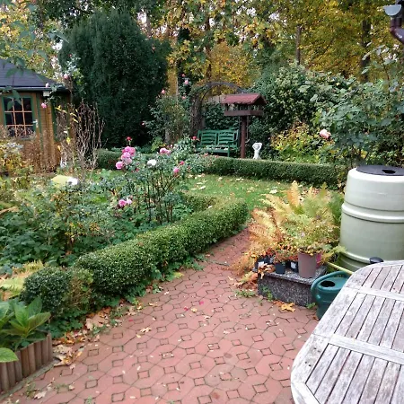 アパート Ruhiges, Gemuetliches Mit Bad Fuer 2 Personen, Mit Gartenterasse