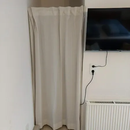 Ruhiges, Gemuetliches Mit Bad Fuer 2 Personen, Mit Gartenterasse لوبيك